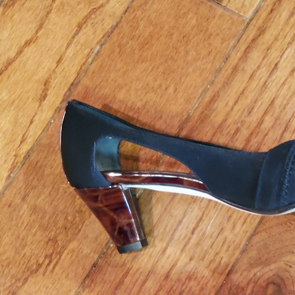 Prevata Womens Italian Heels Faux Tortoise Shell Pointed Toe Leather Sole 6 AA - Picture 7 of 14